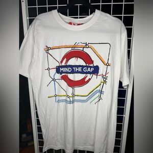 Y2K Mind the Gap Skate shirt